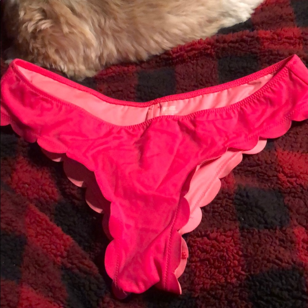 NWOT. Pink bottoms. Size M.